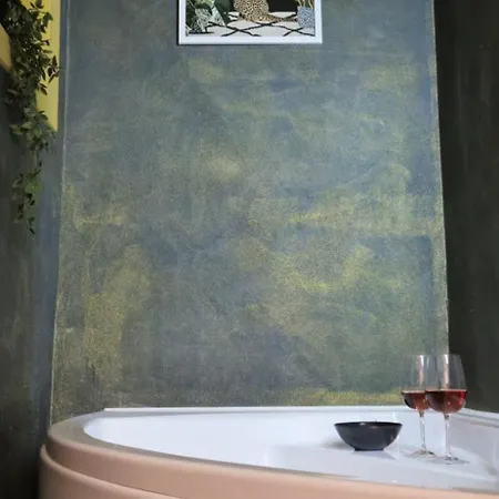 Eden's Golden Gallery Loft Apartmán *