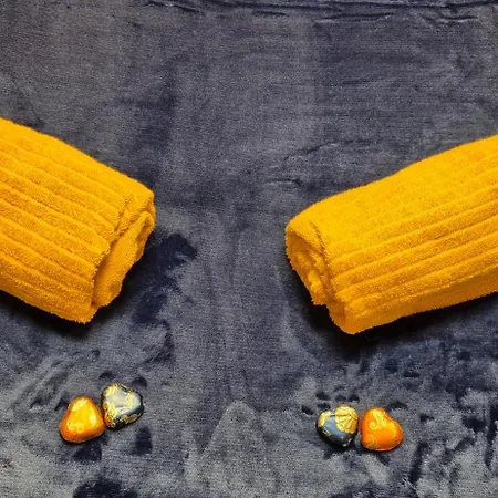 Eden's Golden Gallery Loft *