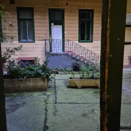 Eden's Golden Gallery Loft