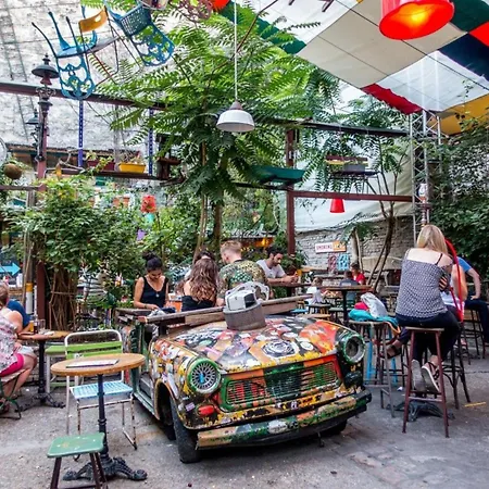 Eden's Golden Gallery Loft Apartmán *