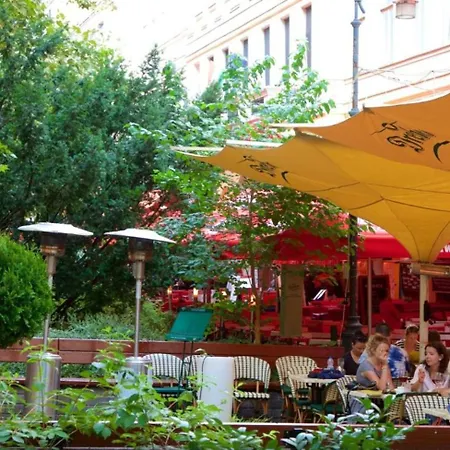 Eden's Golden Gallery Loft Apartmán *