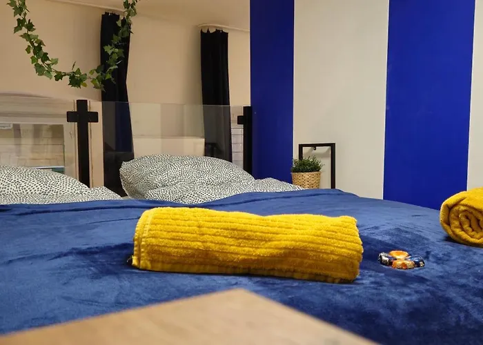 Eden's Golden Gallery Loft