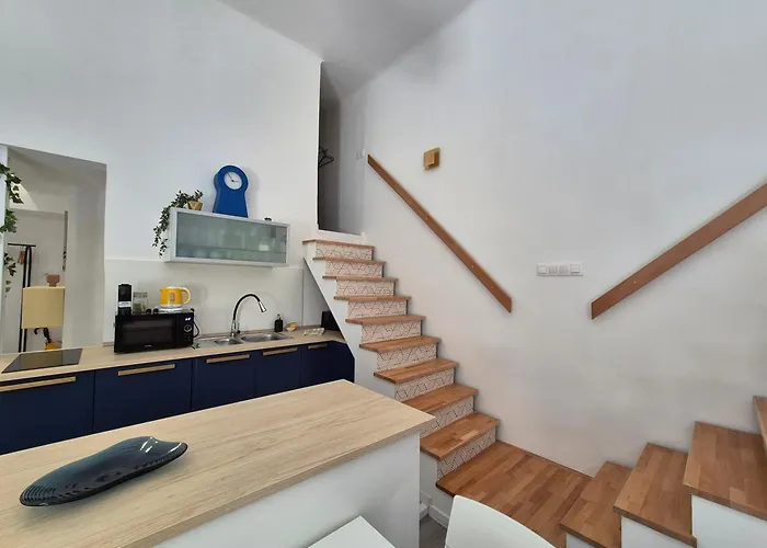 Daire Eden's Golden Gallery Loft *